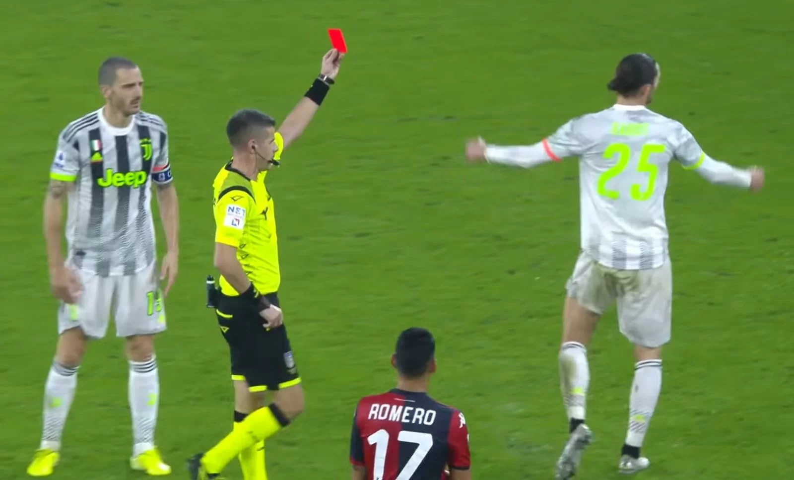 La moviola di Juve-Genoa: giusto il rigore ed il goal annullato, espulsione fiscale su Cassata