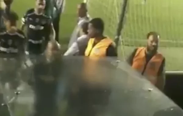 Il solito Felipe Melo, 5 giornate di squalifica con il suo Palmeiras per “atti osceni”
