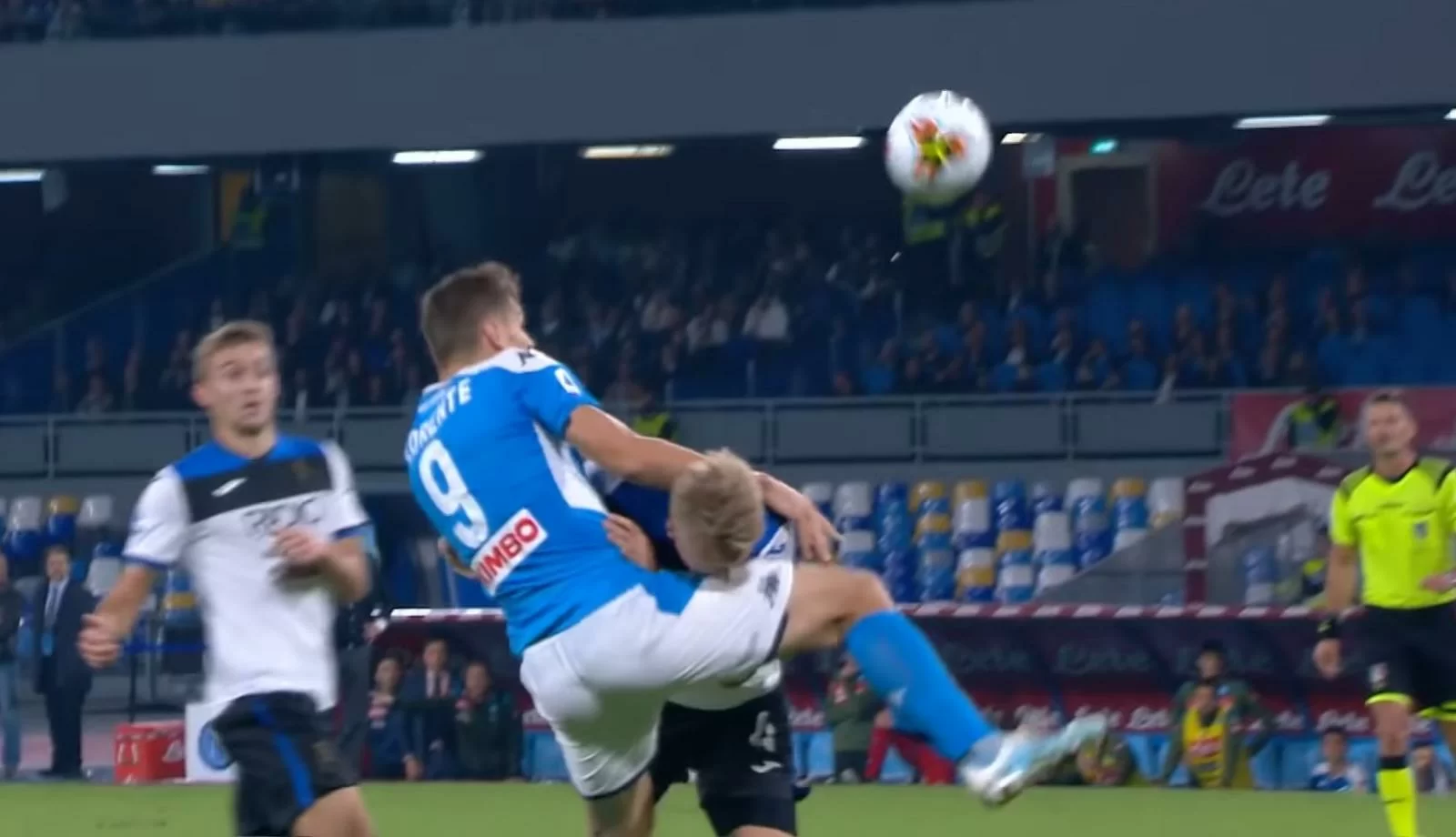 Rizzoli fa chiarezza: “In Napoli-Atalanta l’arbitro avrebbe dovuto espellere Llorente”