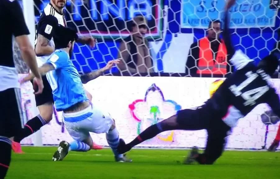 Supercoppa, la moviola del CdS: Matuidi da rosso, anche Lucas Leiva rischia l’espulsione