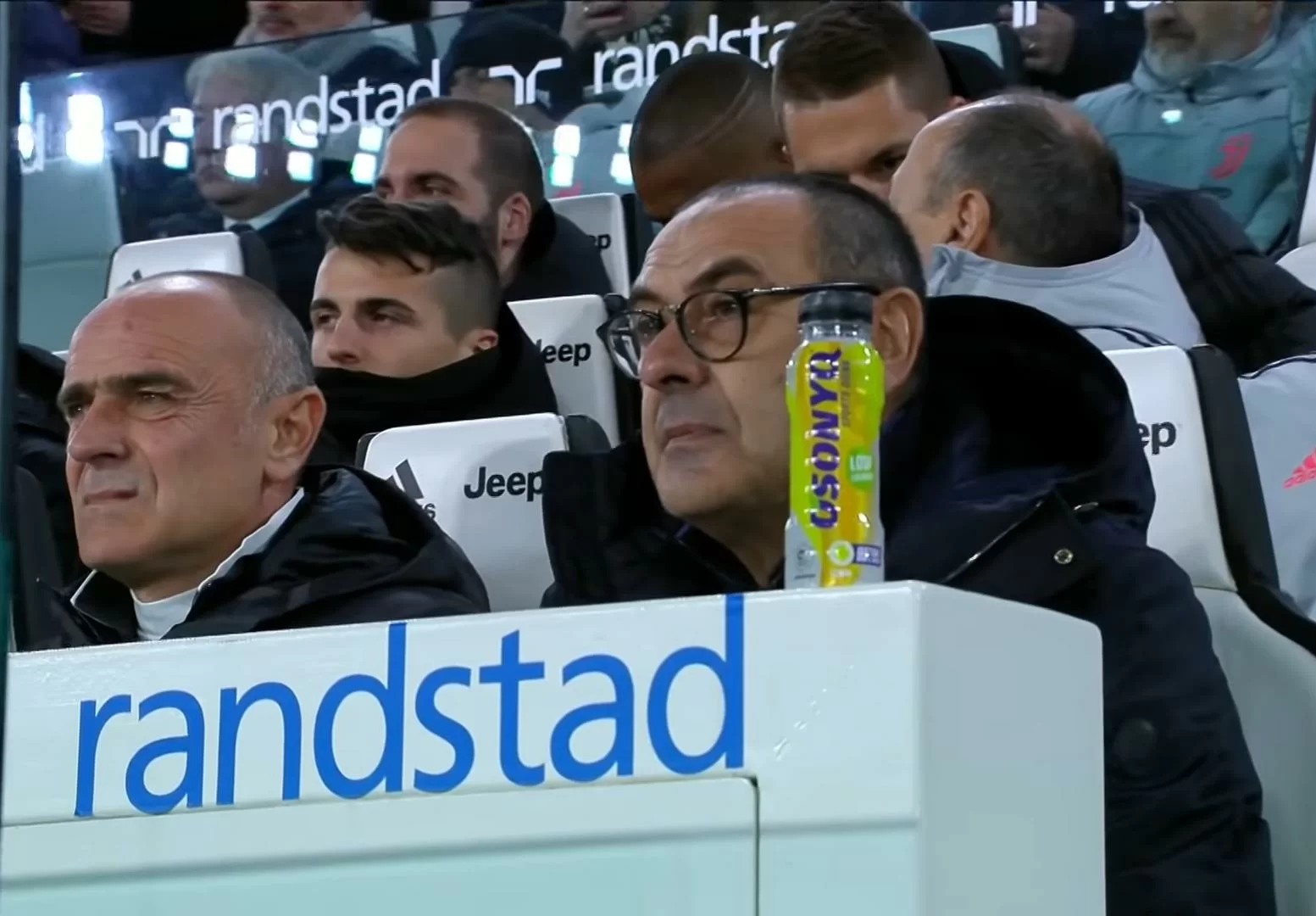 Sarri fa discutere: “Rigori? Dobbiamo rifare le maglie a strisce”