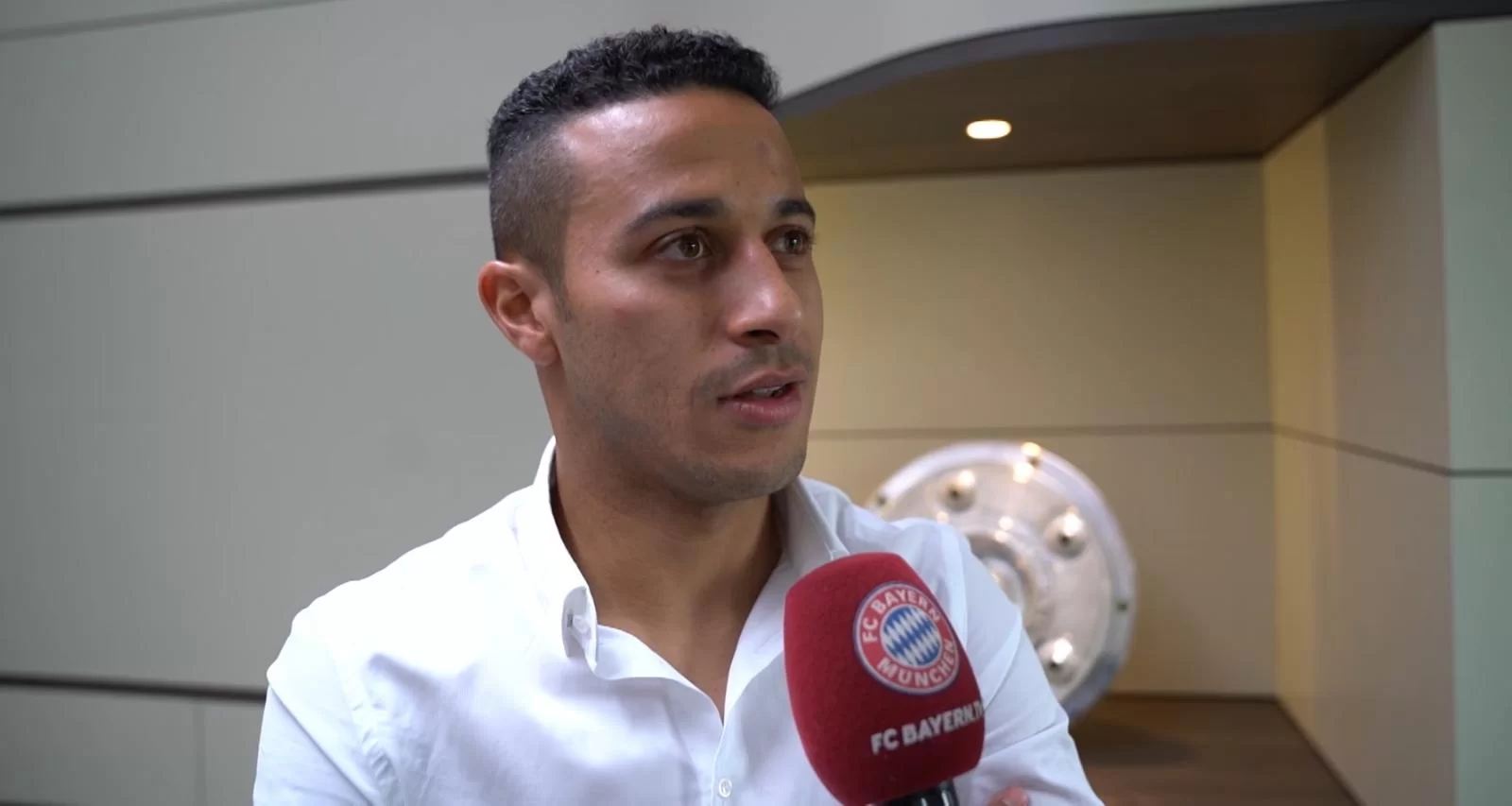 Rummenigge saluta Thiago Alcantara: “Vuole andare via dal Bayern”