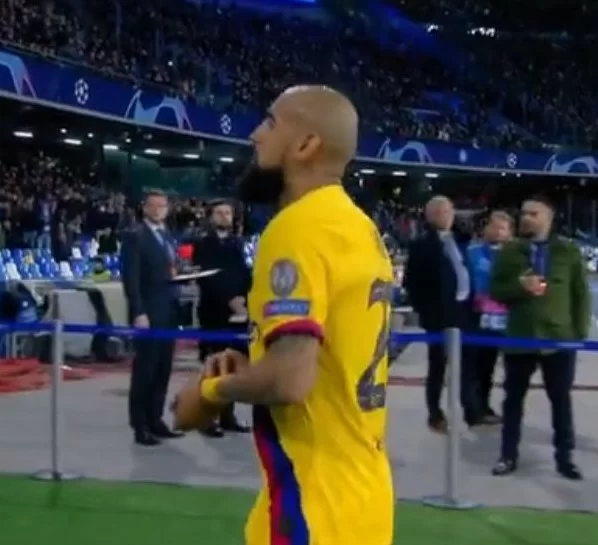 The Sun – Vidal avrebbe gridato “Forza Juve” dopo l’espulsione al San Paolo