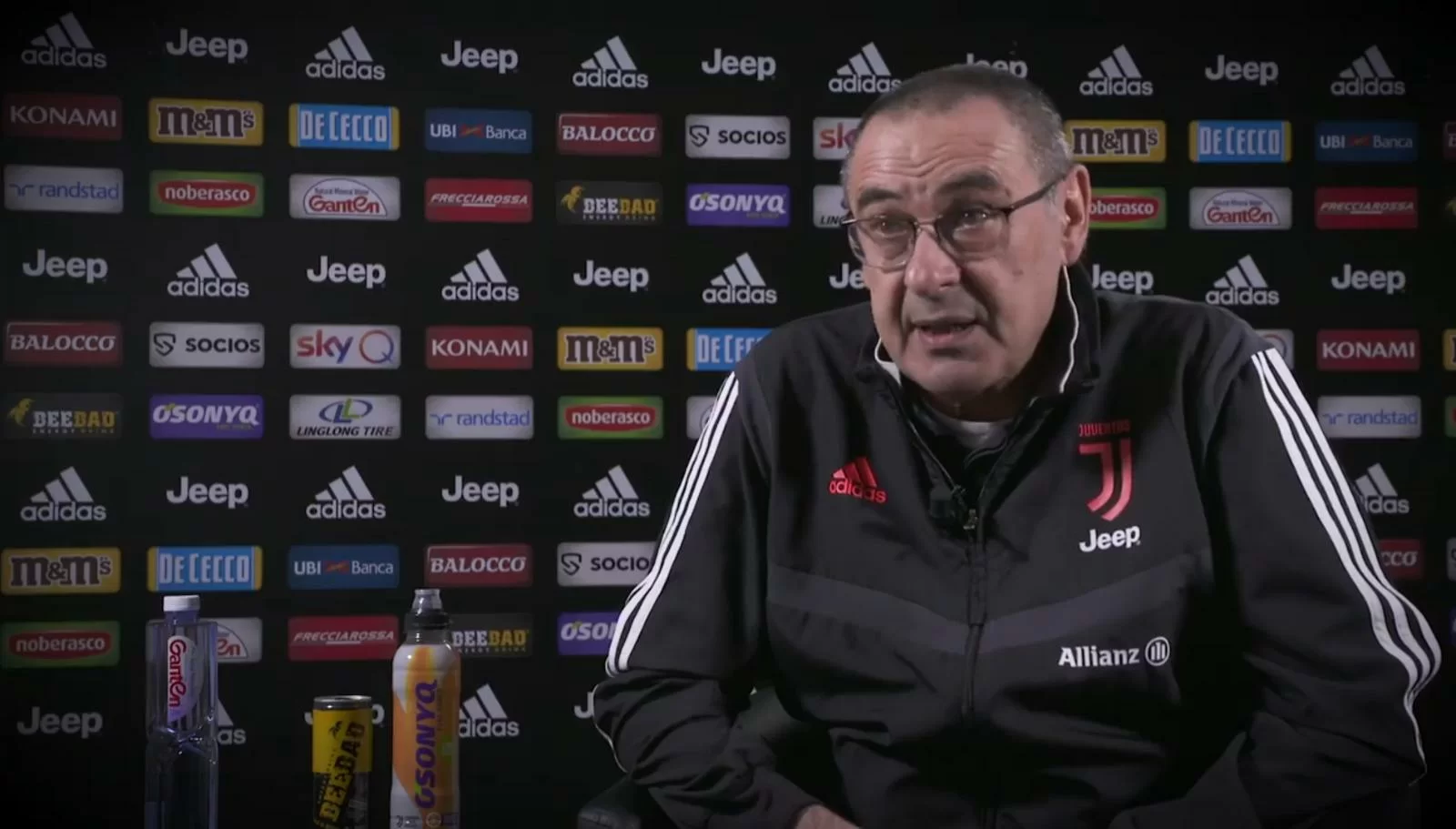 Sarri, che gesto: donate quattromila mascherine a due comuni toscani