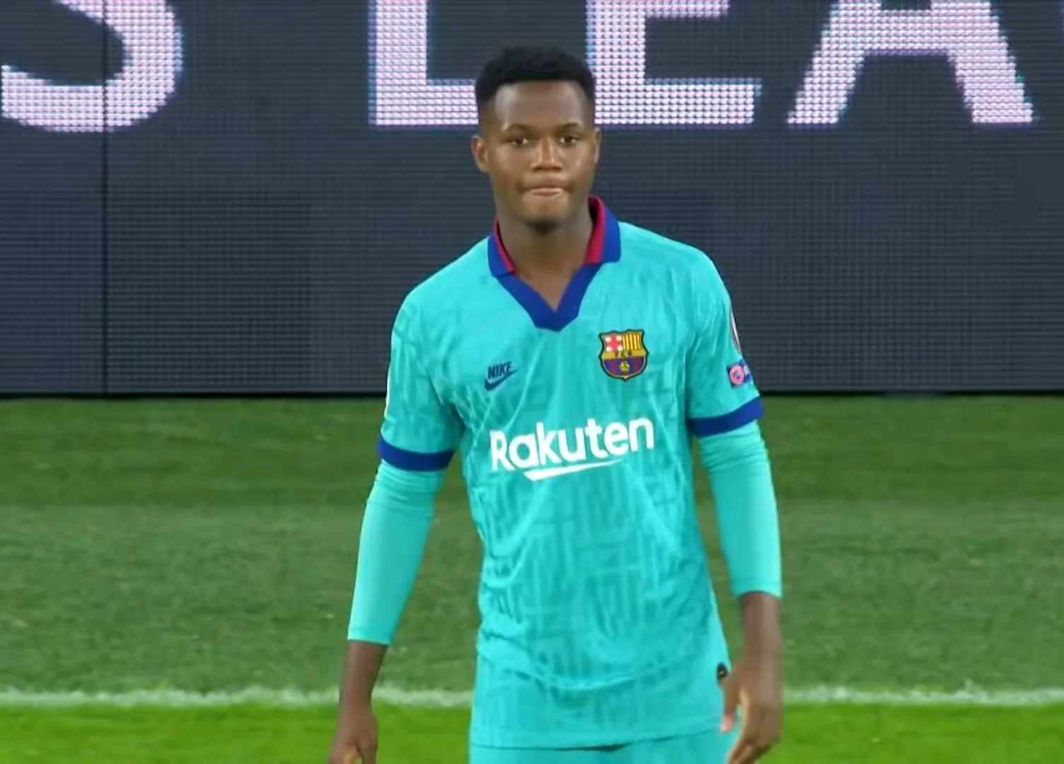 Ansu Fati e il gran gesto con il raccattapalle: “Tornato in campo per darmi la maglia”