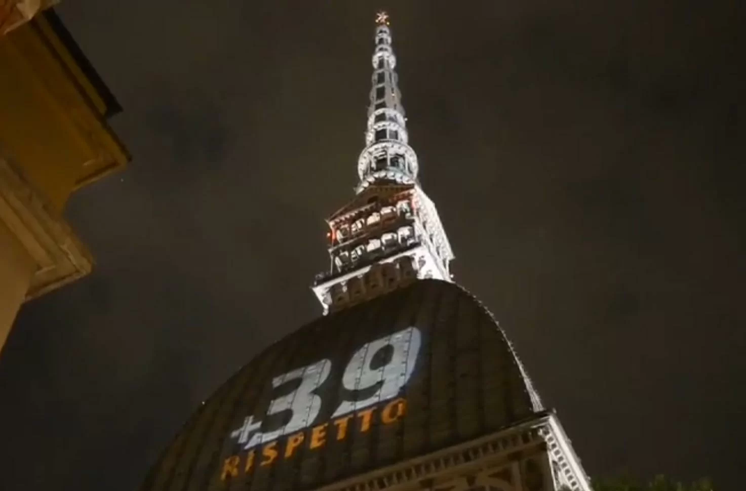 In ricordo delle vittime dell’Heysel: la Mole verrà illuminata in segno di rispetto