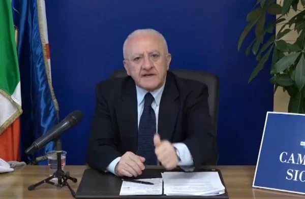 De Luca contro Agnelli: “Superlega disastrosa come la Fiat Duna”