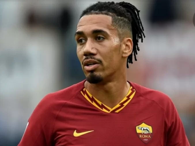 Il Manchester United fissa il prezzo di Smalling: la richiesta