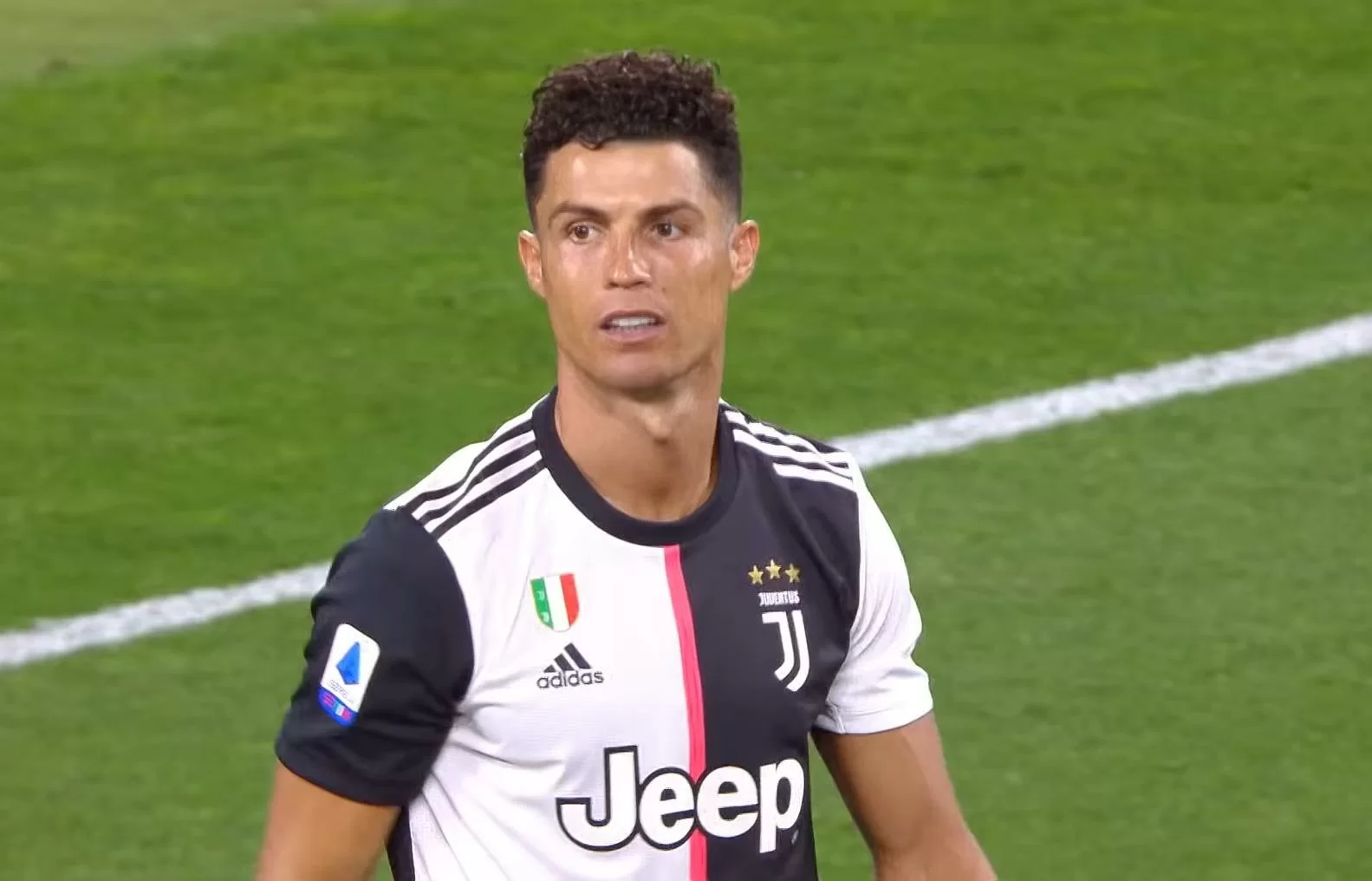 France Football: “Ronaldo sognava il PSG, a Torino si sente prigioniero”