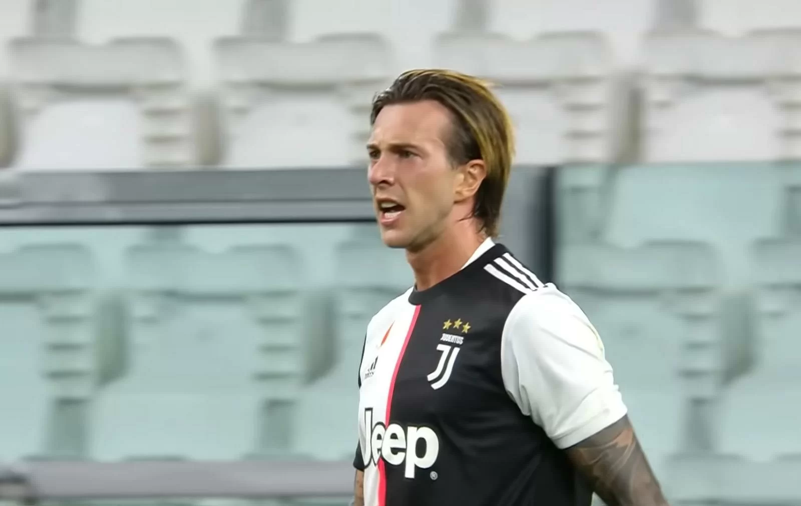 Bernardeschi: “Sento la fiducia di Pirlo. Con Sarri c’è stata incompatibilità”