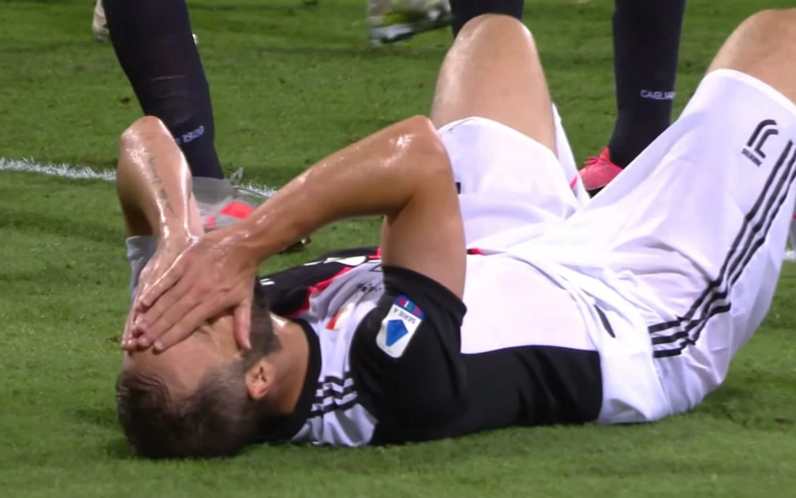 VIDEO – Esordio in MLS disastroso per Higuain: rigore sbagliato e rissa