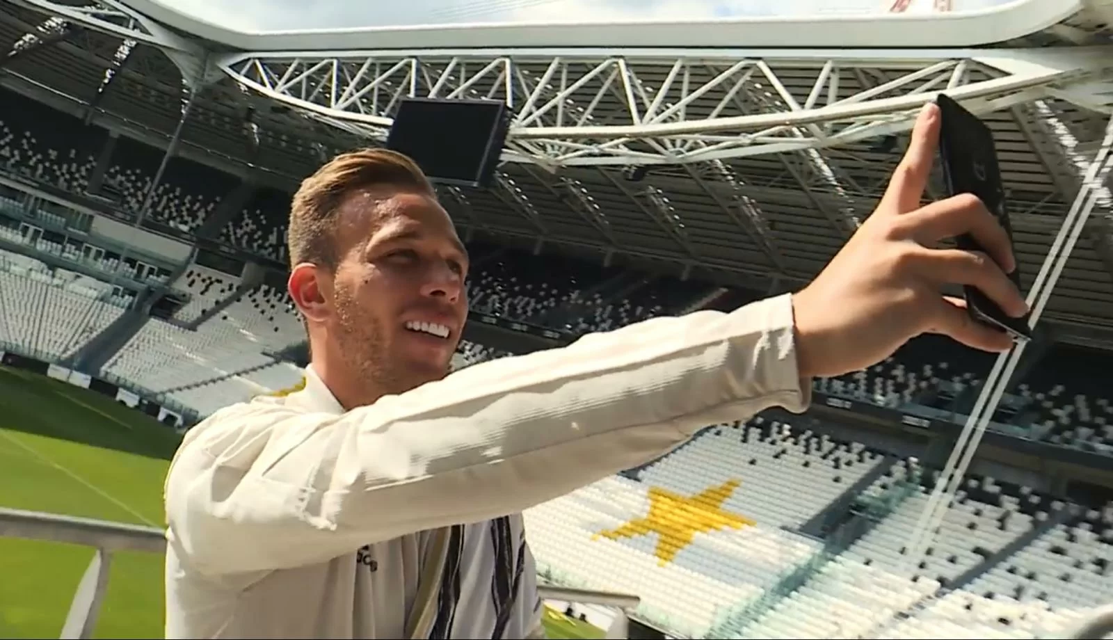 Arthur: “Addio al Barca? Si è fatto più rumore di quanto avrei voluto. Ronaldo è impressionante”