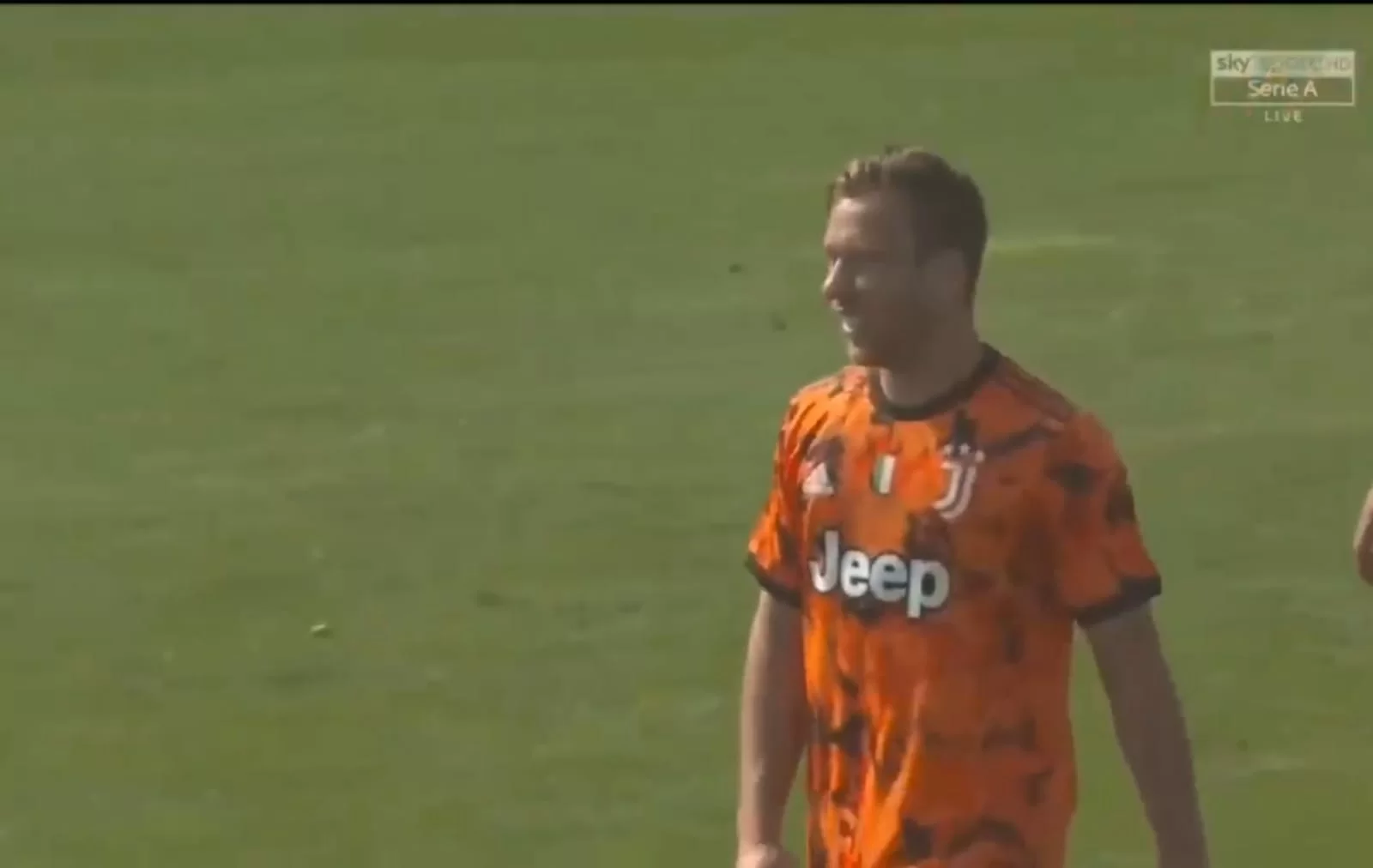 Leggo – Arthur infastidito da due dichiarazioni di Pirlo: ora è in cerca di riscatto