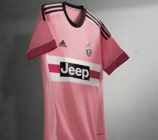 Quarta maglia Juventus, torna il rosa nella divisa disegnata da Pharrell Williams