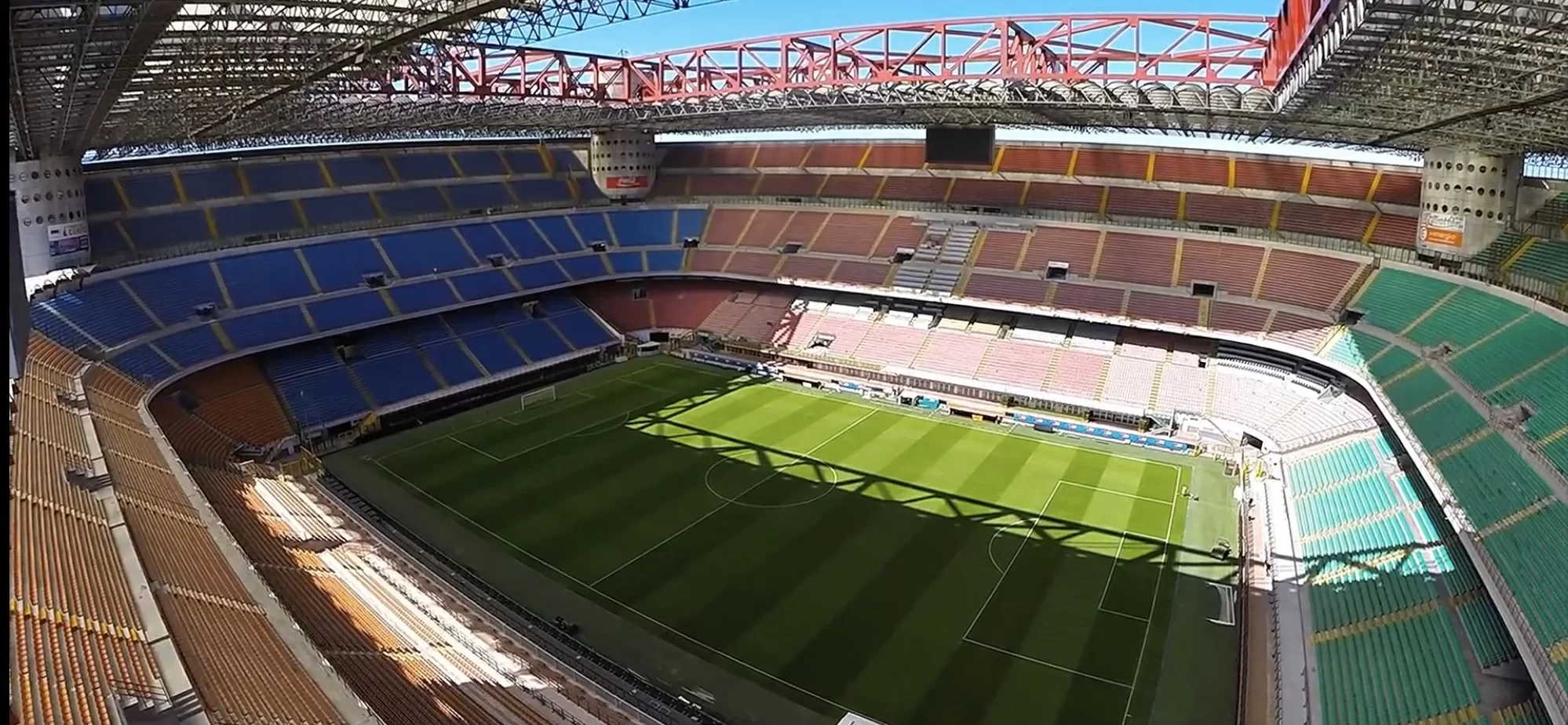 Luci a San Siro, il teatro delle grandi occasioni si tinge di rosa