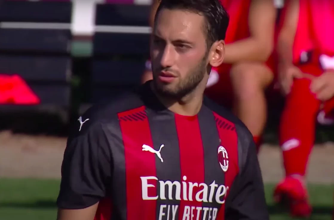 TS – Calciomercato Juventus, si scalda la pista Calhanoglu