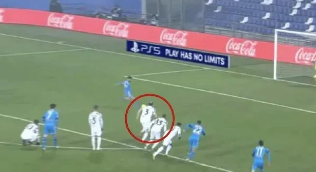 Rigore di Insigne da ripetere? Sul web spopola la richiesta