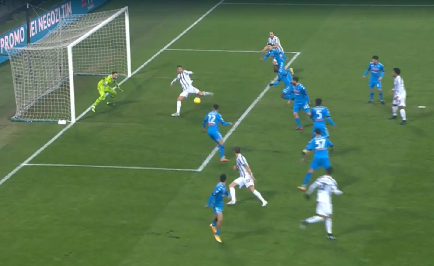 Napoli fuori dall’Europa League: recupero con la Juve il 17 marzo?