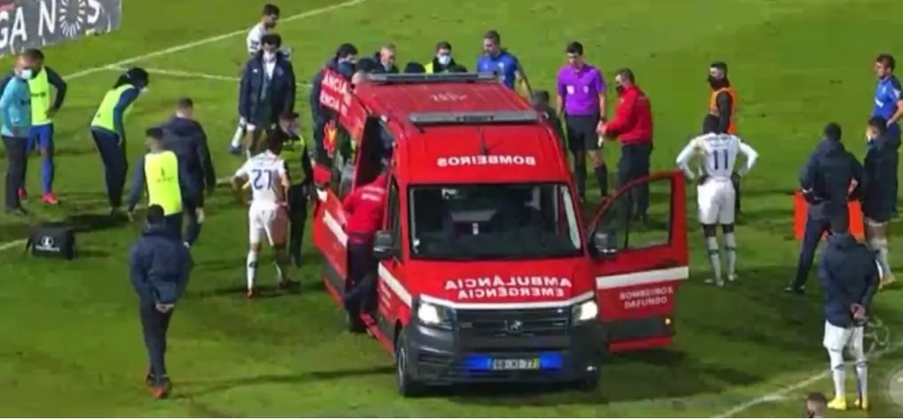 Belenenses-Porto, Nanù lascia il campo in ambulanza