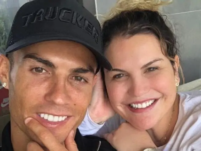 Cristiano Ronaldo, la sorella Katia attacca: “Siete tristi. Lui è un simbolo del Portogallo”