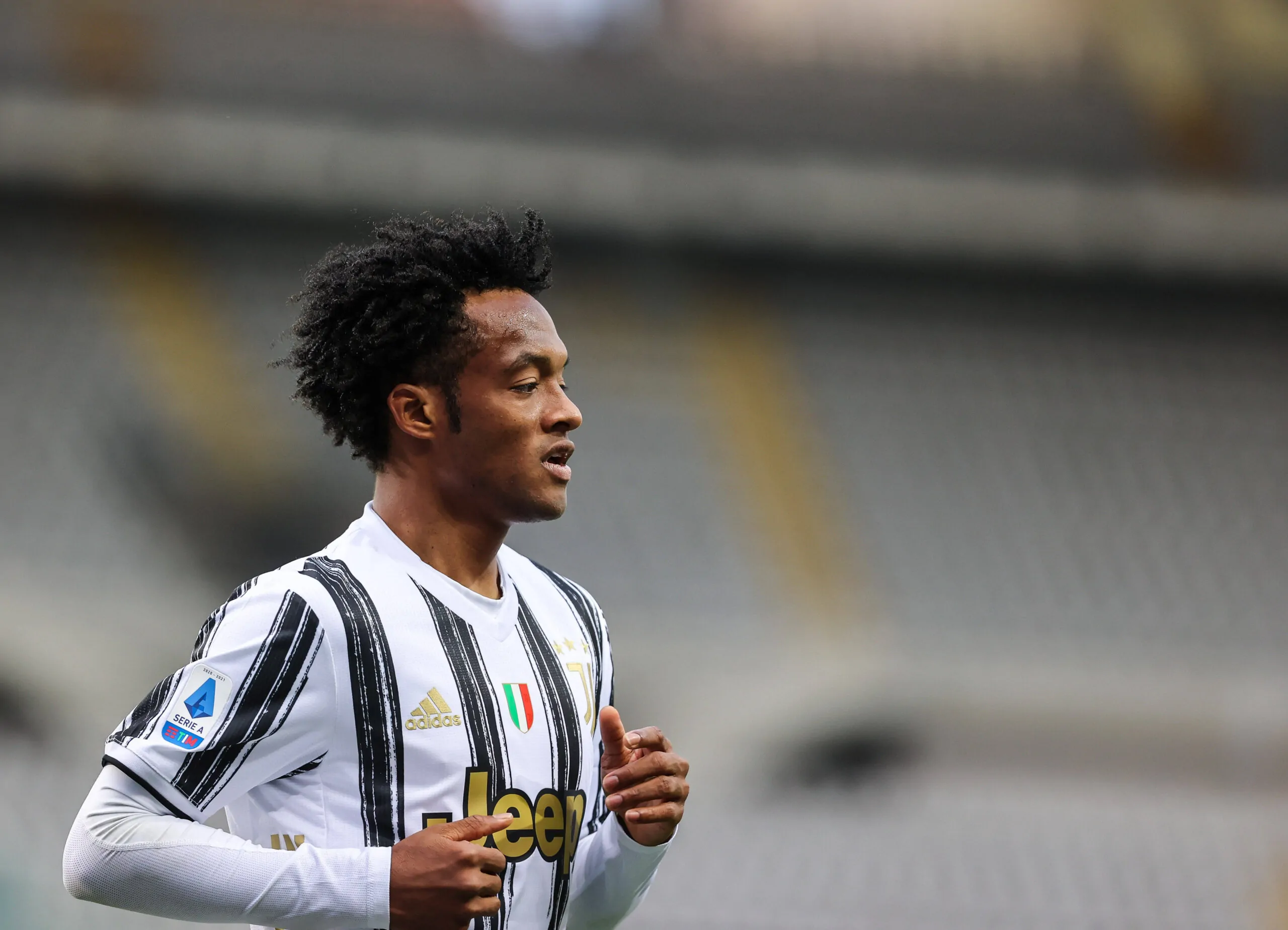 Cuadrado day – Il colombiano arrivato a Torino. Accoglienza calorosissima, in mattinata visite mediche e firma
