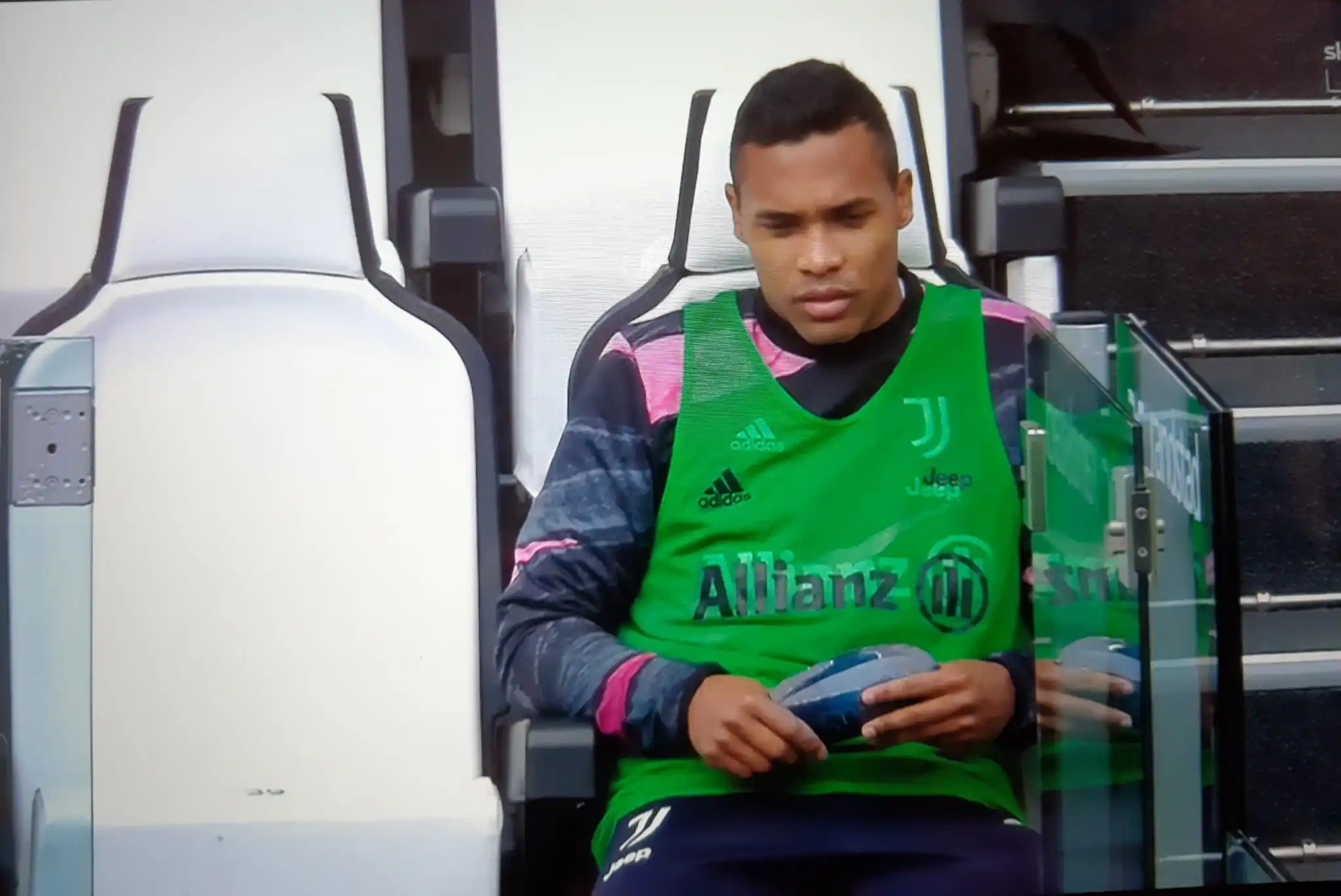 La Juventus valuta lo scambio Alex Sandro-Emerson Palmieri