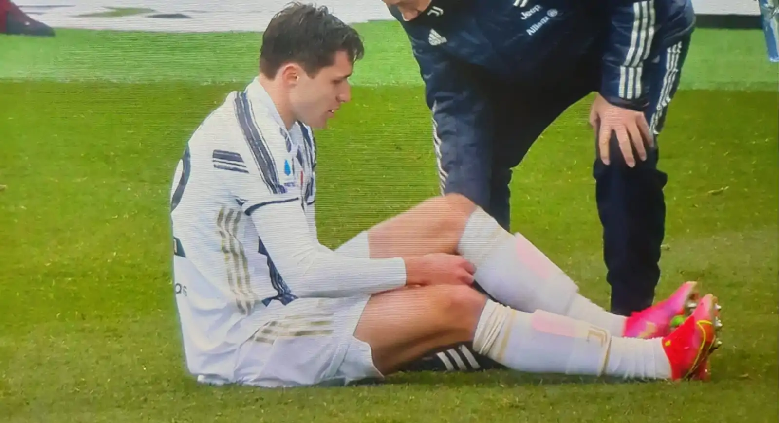 Comunicato della Juventus: per Chiesa un’elongazione, salta il Parma