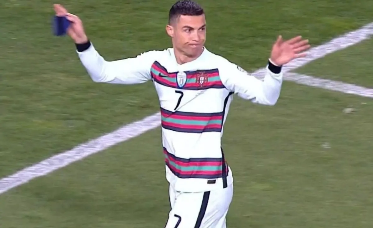 Ronaldo, la fascia del Portogallo venduta a 64mila euro per beneficenza