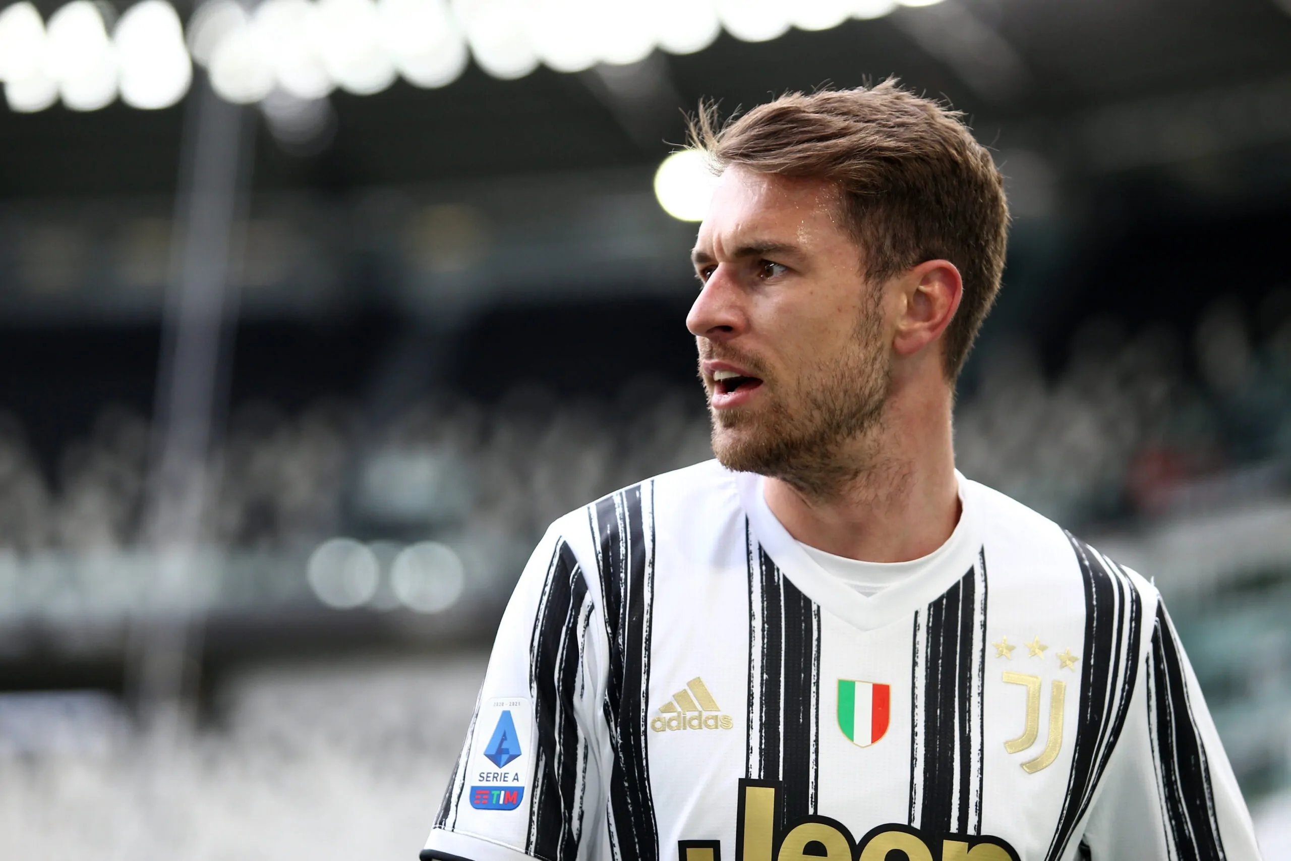 Periodo buio per Aaron Ramsey: possibile un suo ritorno in Premier League?