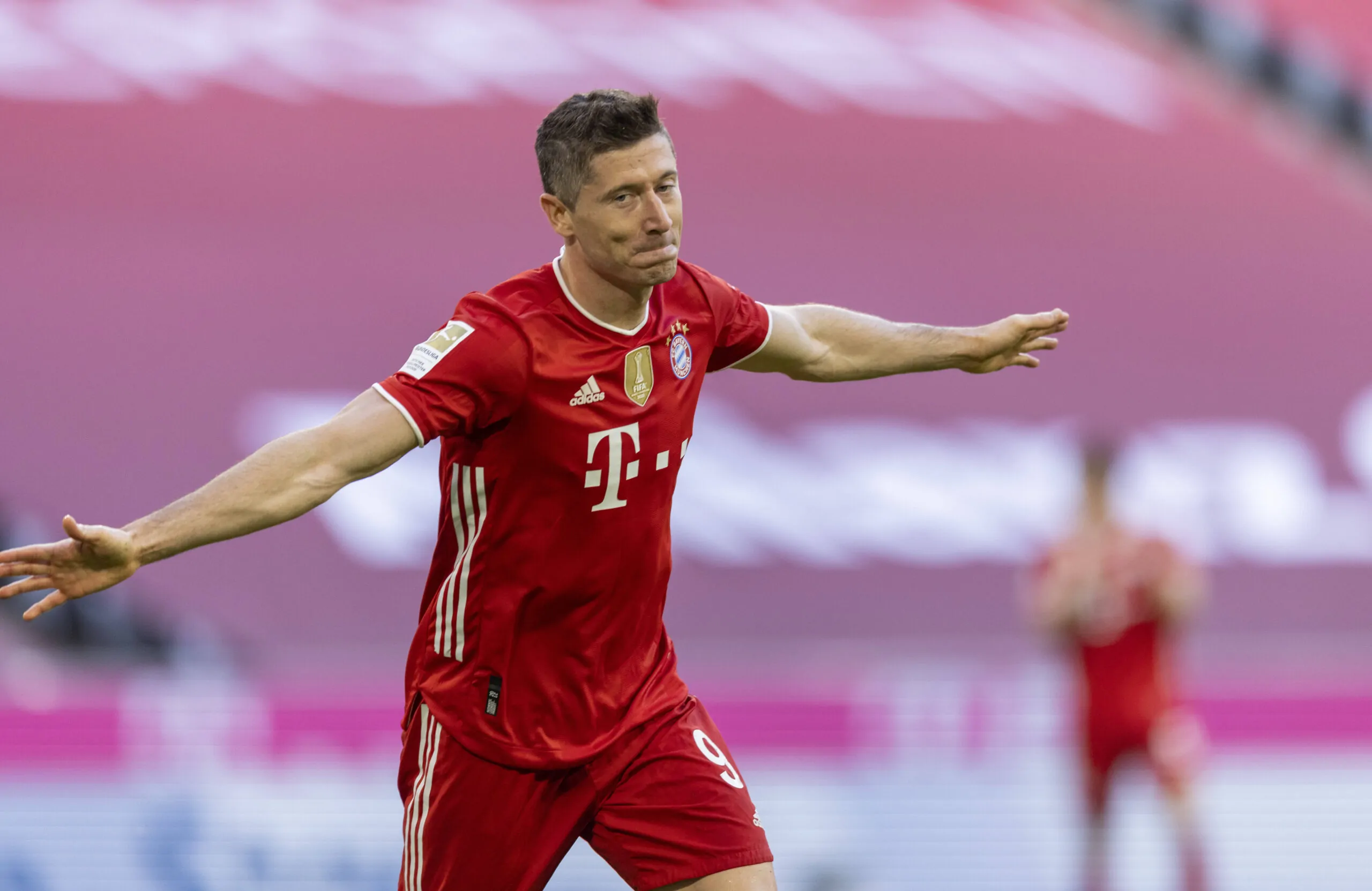 Rummenigge: “Lewandowski resta al Bayern”