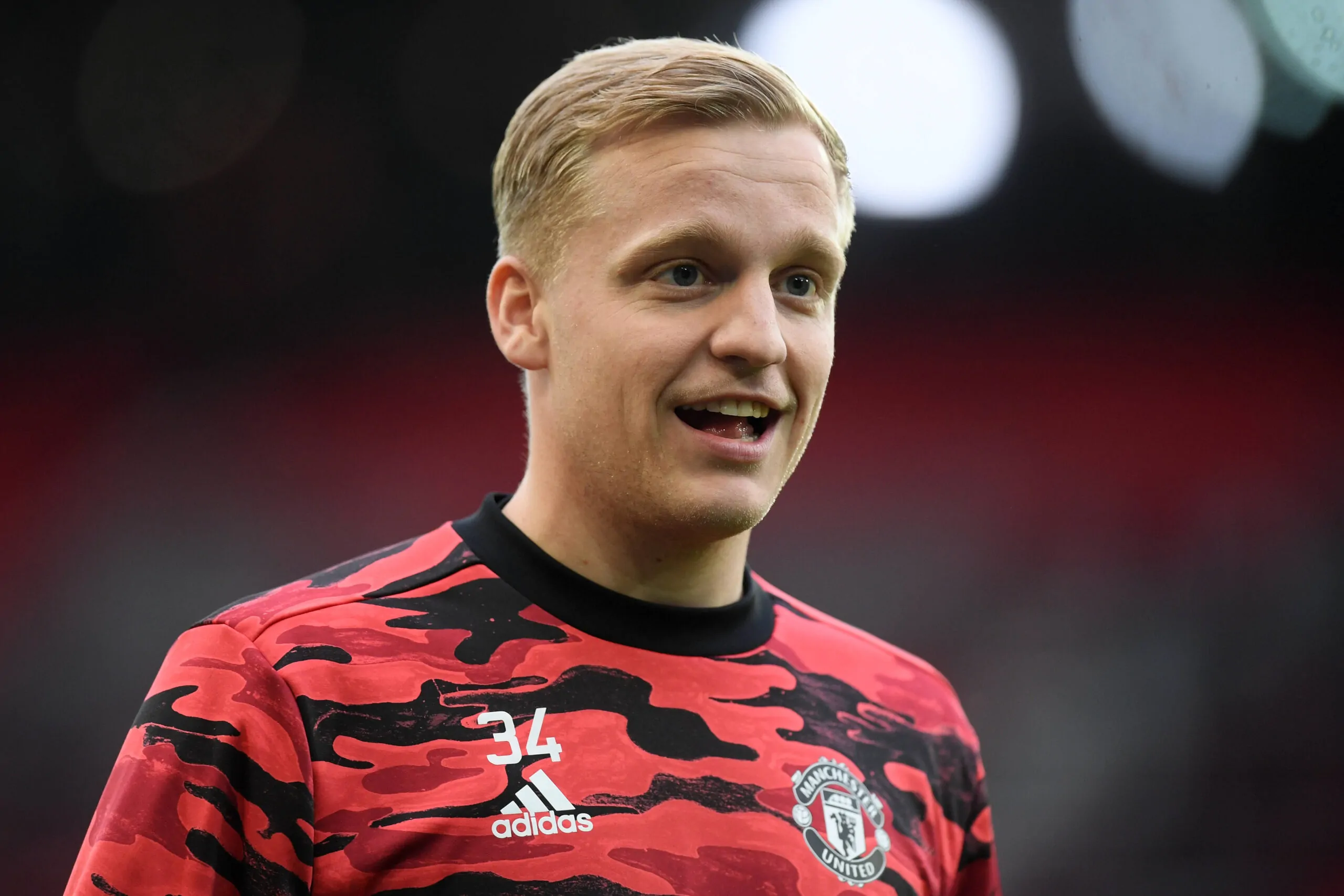Van De Beek in uscita dal Manchester United, la Juventus ci pensa