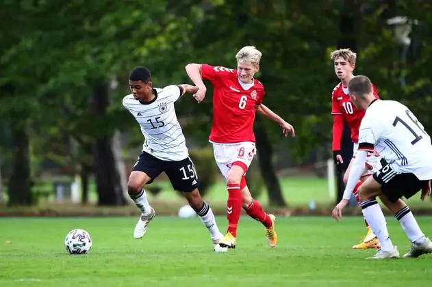 Juventus-Milan, è duello anche sul mercato: i due club puntano Beyer