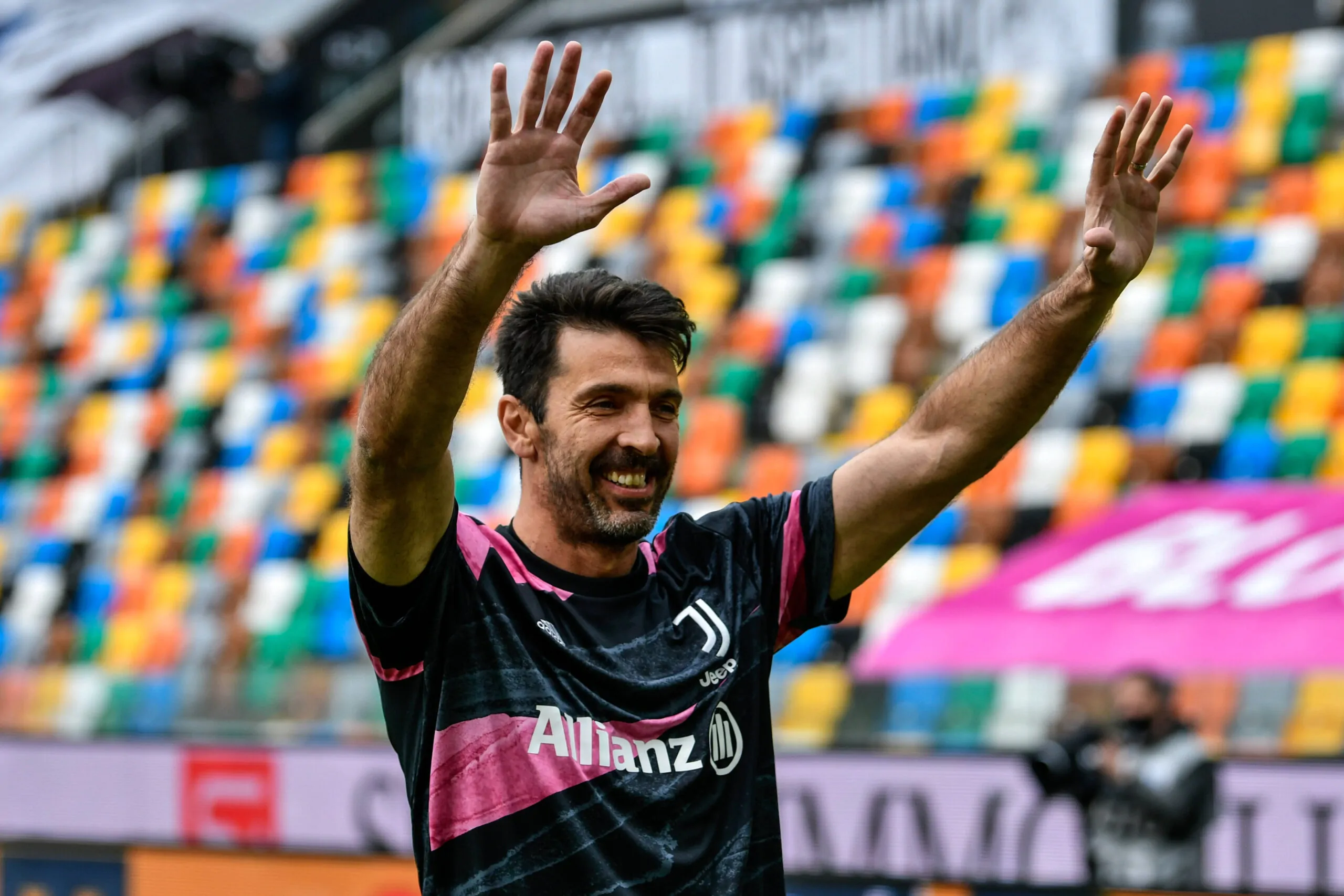 Possibile ritorno al Parma per Buffon: un tweet fa sognare i tifosi emiliani
