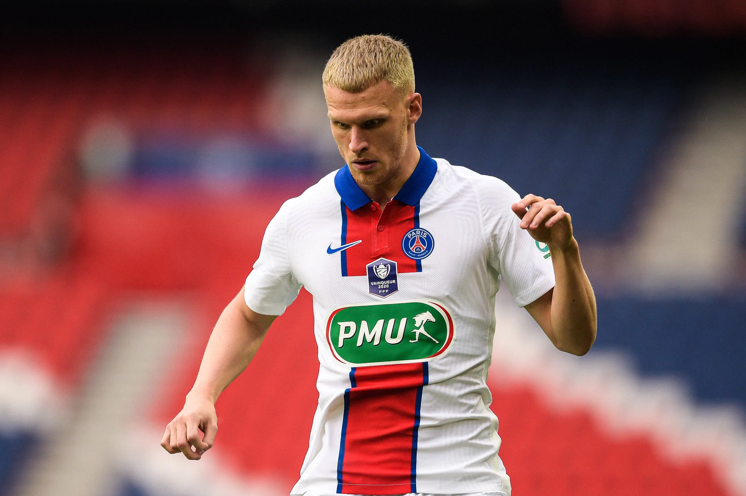 La Juventus pensa a Bakker come alternativa ad Alex Sandro