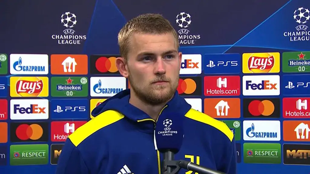 De Ligt in conferenza: “Rinnovo? C’è una cosa a cui penso in questo momento”
