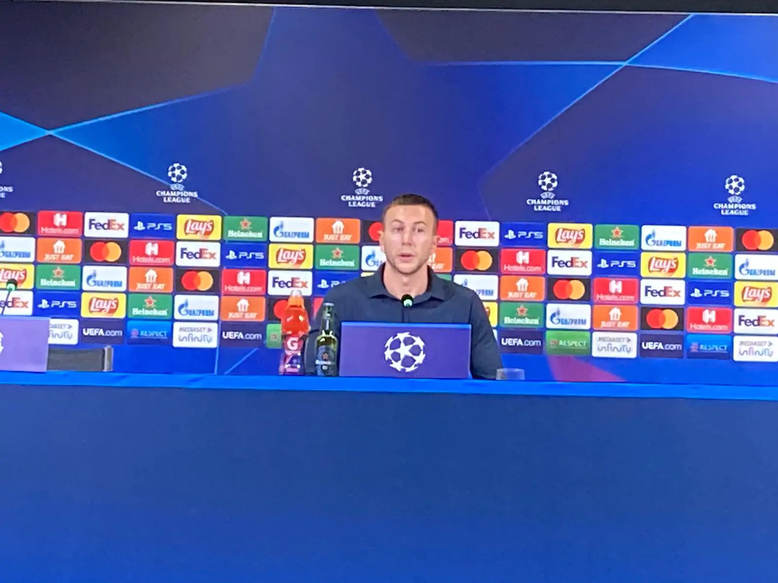 Bernardeschi in conferenza: “Questa sera siamo stati uomini e squadra: questa deve essere la normalità per la Juventus”