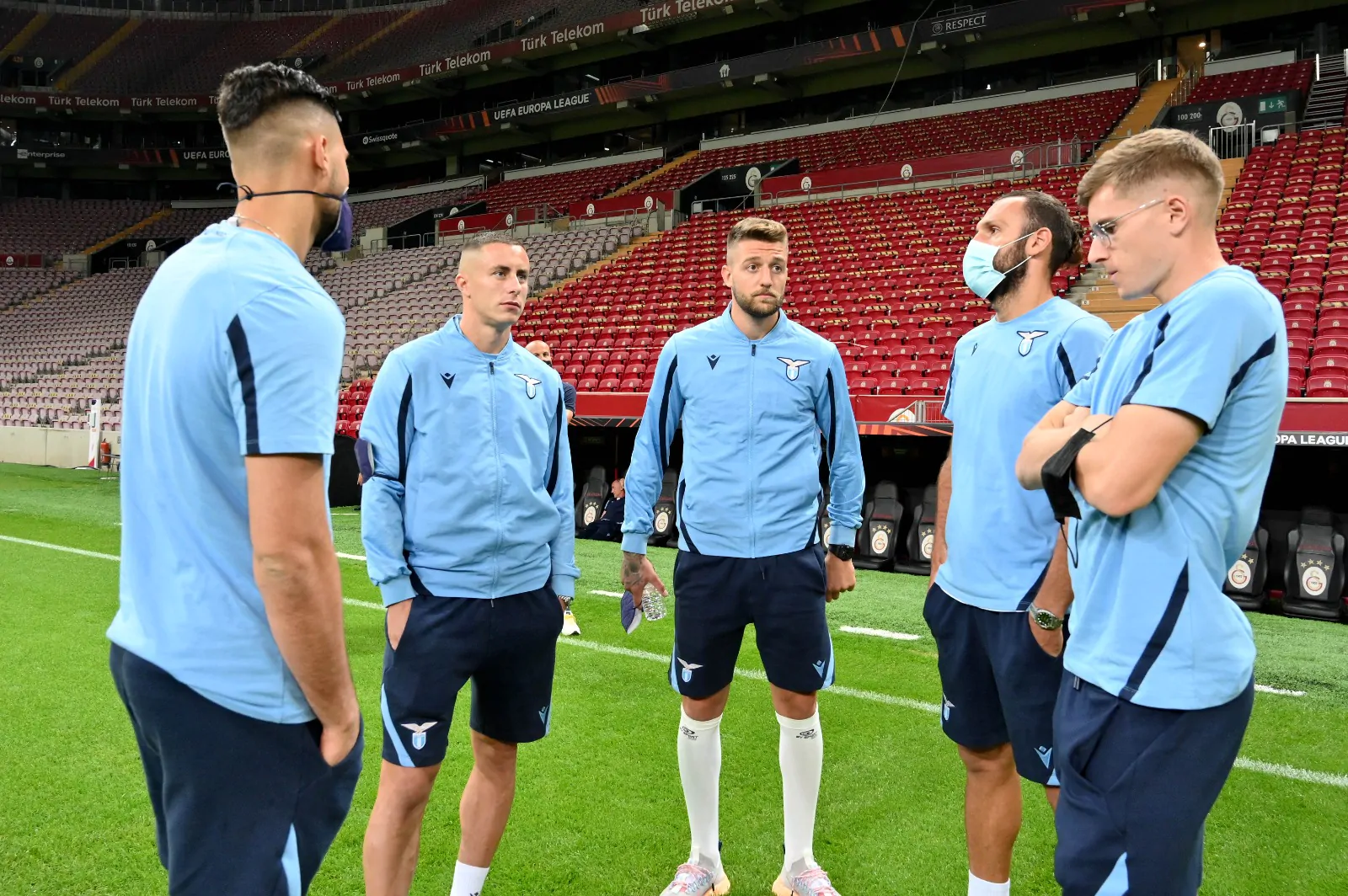 Un difensore della Lazio positivo al Covid: potrebbe saltare la sfida con la Juve