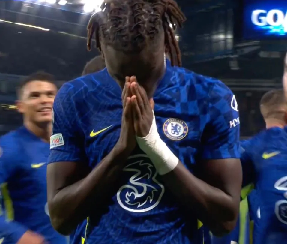 I tifosi della Juve cantano l’Inno di Mameli: ecco il motivo del coro