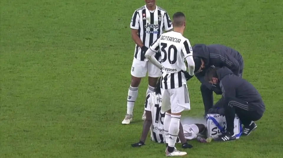 Tegola Juventus: un attaccante lascia il campo!