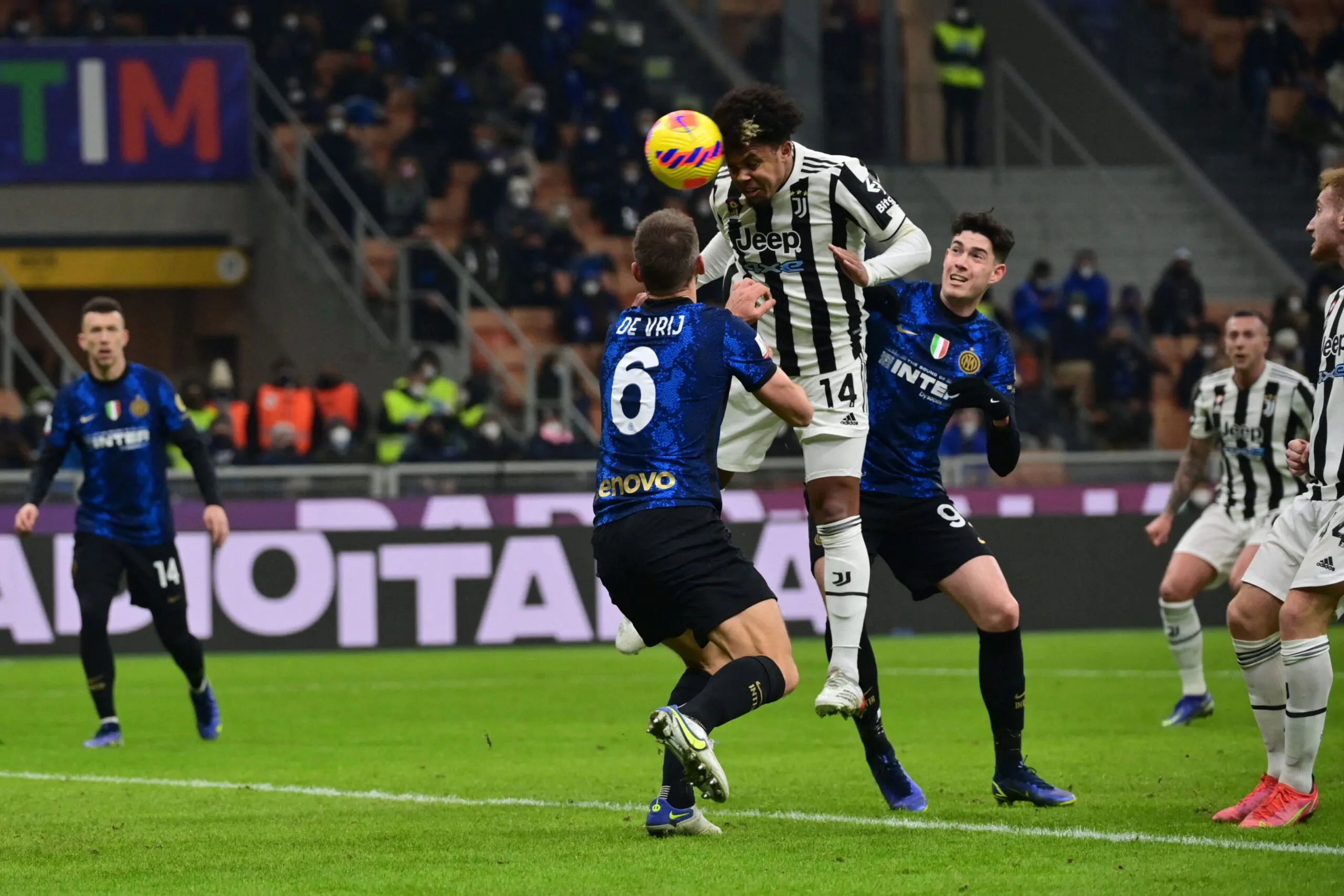 “Speriamo non finisca ai rigori”: Mentana stuzzica la Juventus