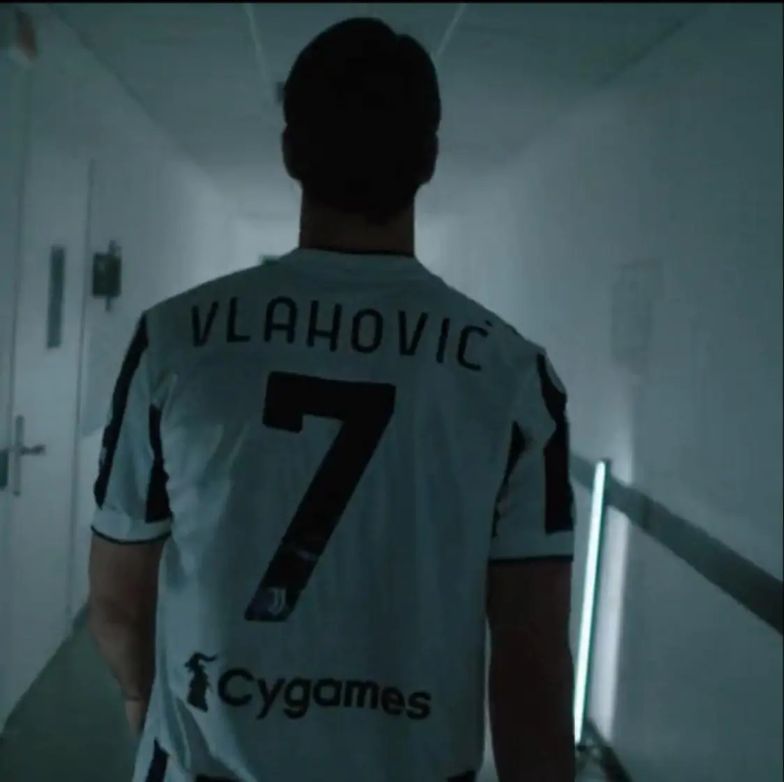 Vlahovic, l’ex allenatore è sicuro: “Vi svelo perchè è così oggi!”