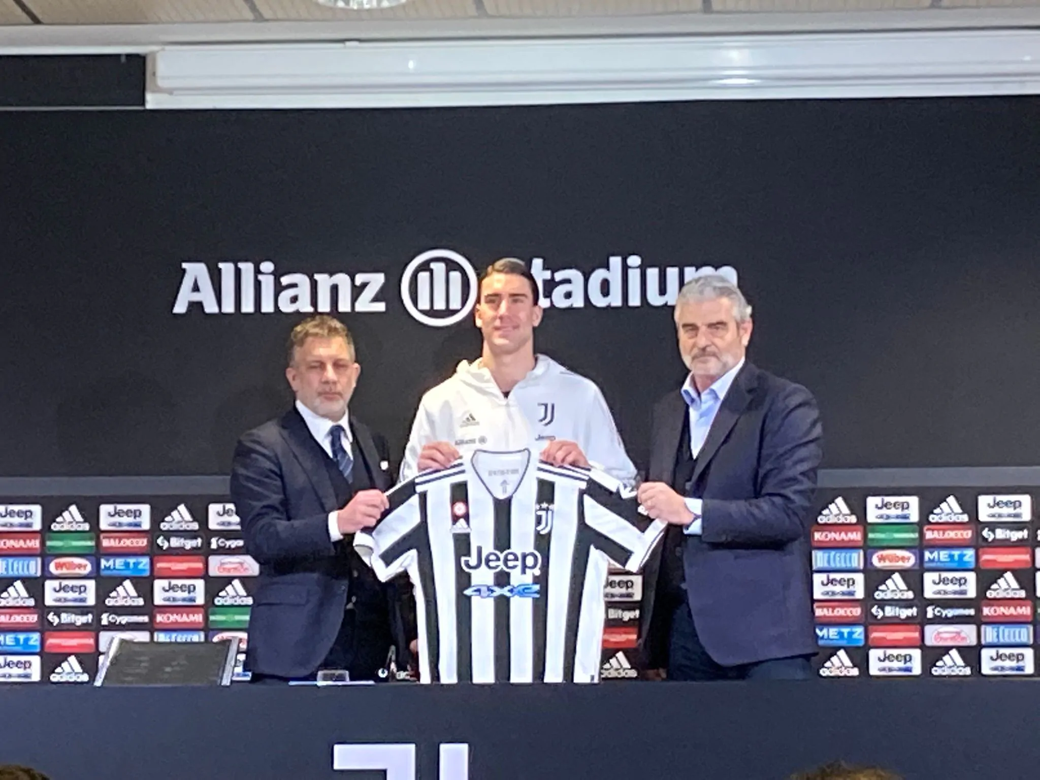 “Come Haaland e Mbappé?”: la risposta di Vlahovic in diretta!