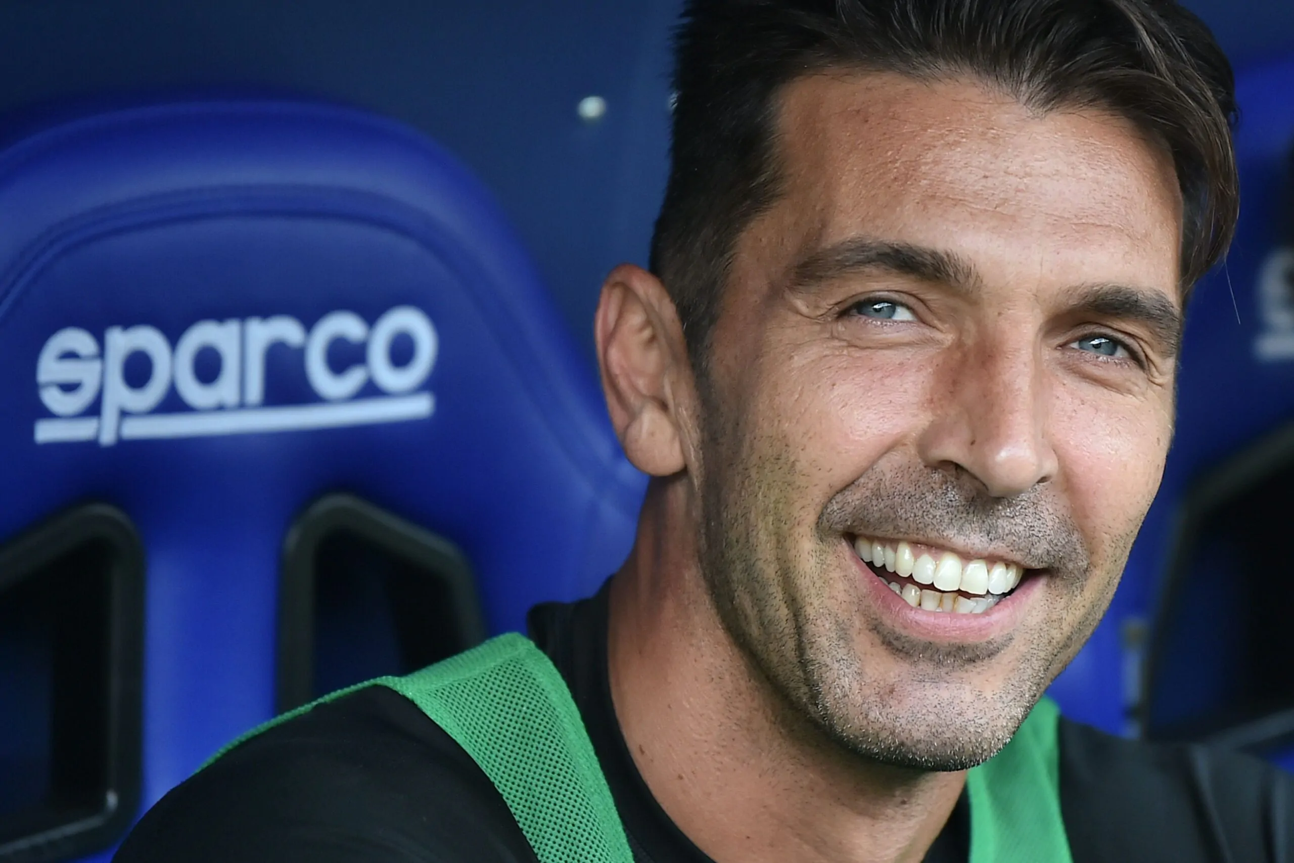 Buffon festeggia sui social il rinnovo col Parma: messaggio da brividi