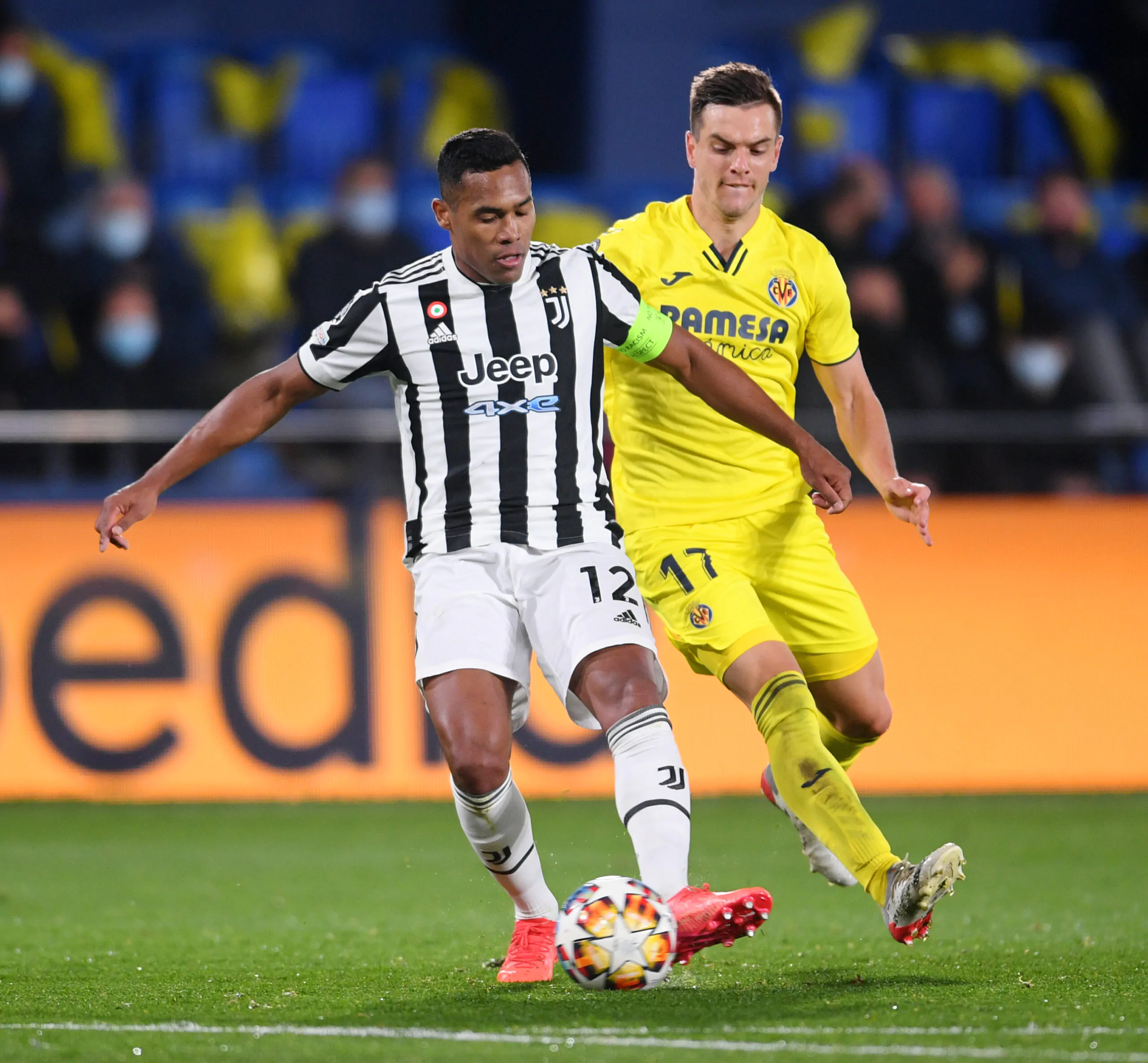 La Juventus punta il sostituto di Alex Sandro: occhi in Serie A