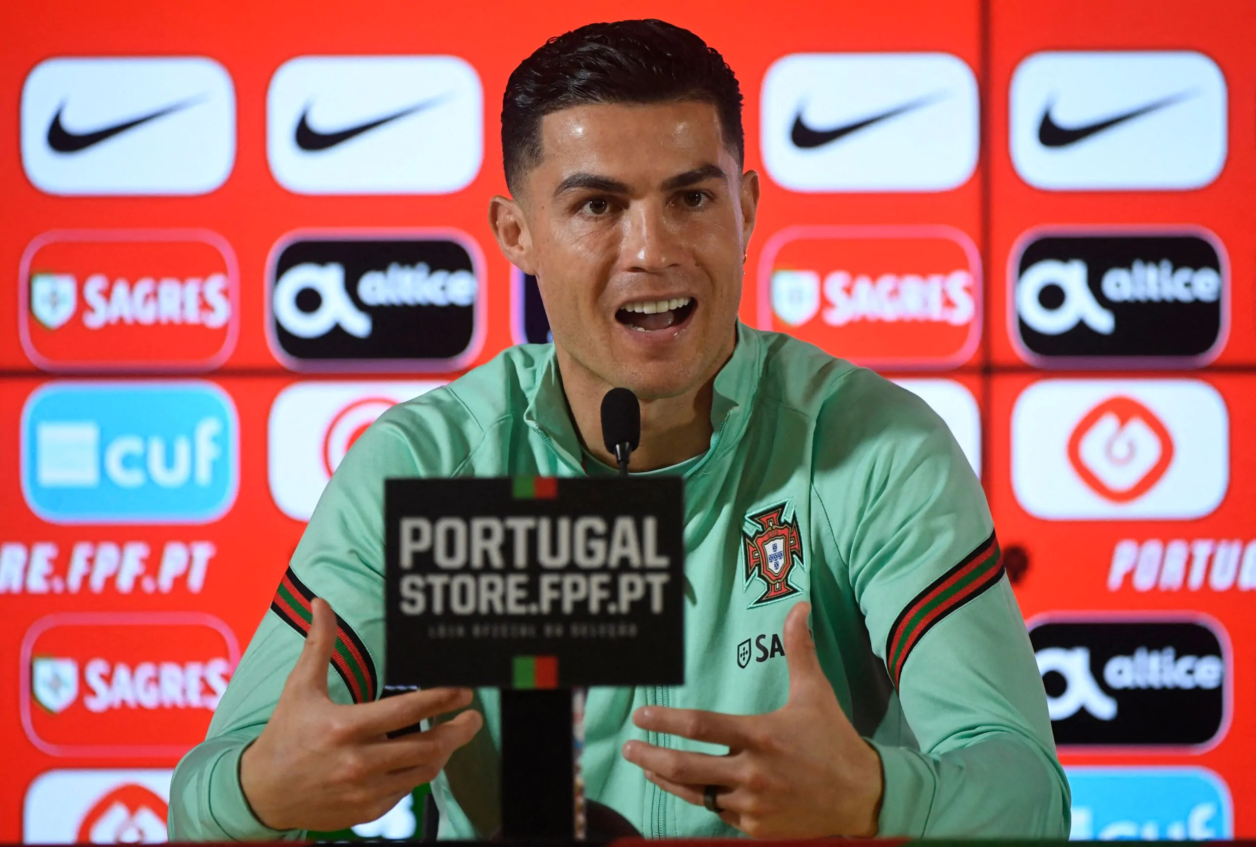 “Decido io, comando io!”, tensione in conferenza stampa: Ronaldo zittisce i giornalisti!