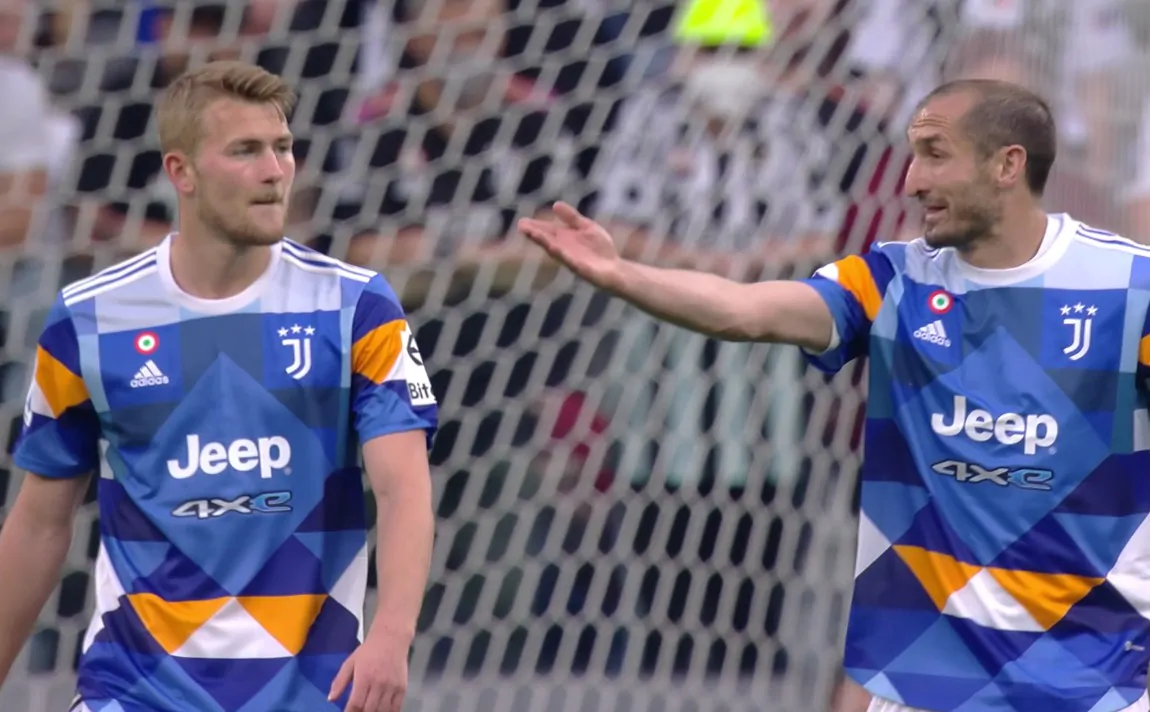 Tegola Juventus, infortunio in difesa: Allegri costretto al cambio