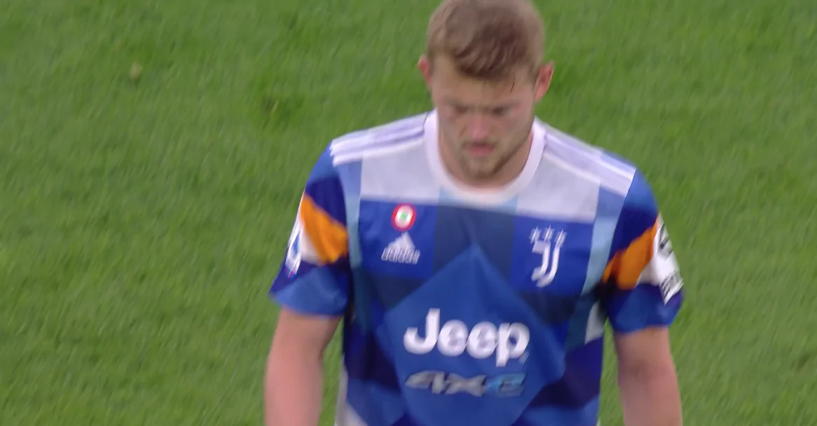 De Ligt costretto al cambio contro il Bologna, le condizioni del difensore!