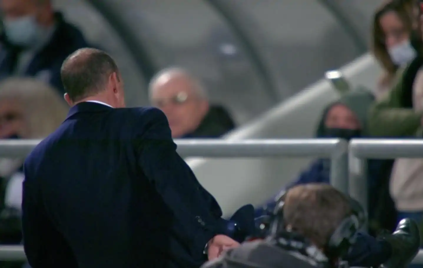 Allegri infuriato: lo ha fatto prima della fine della partita!