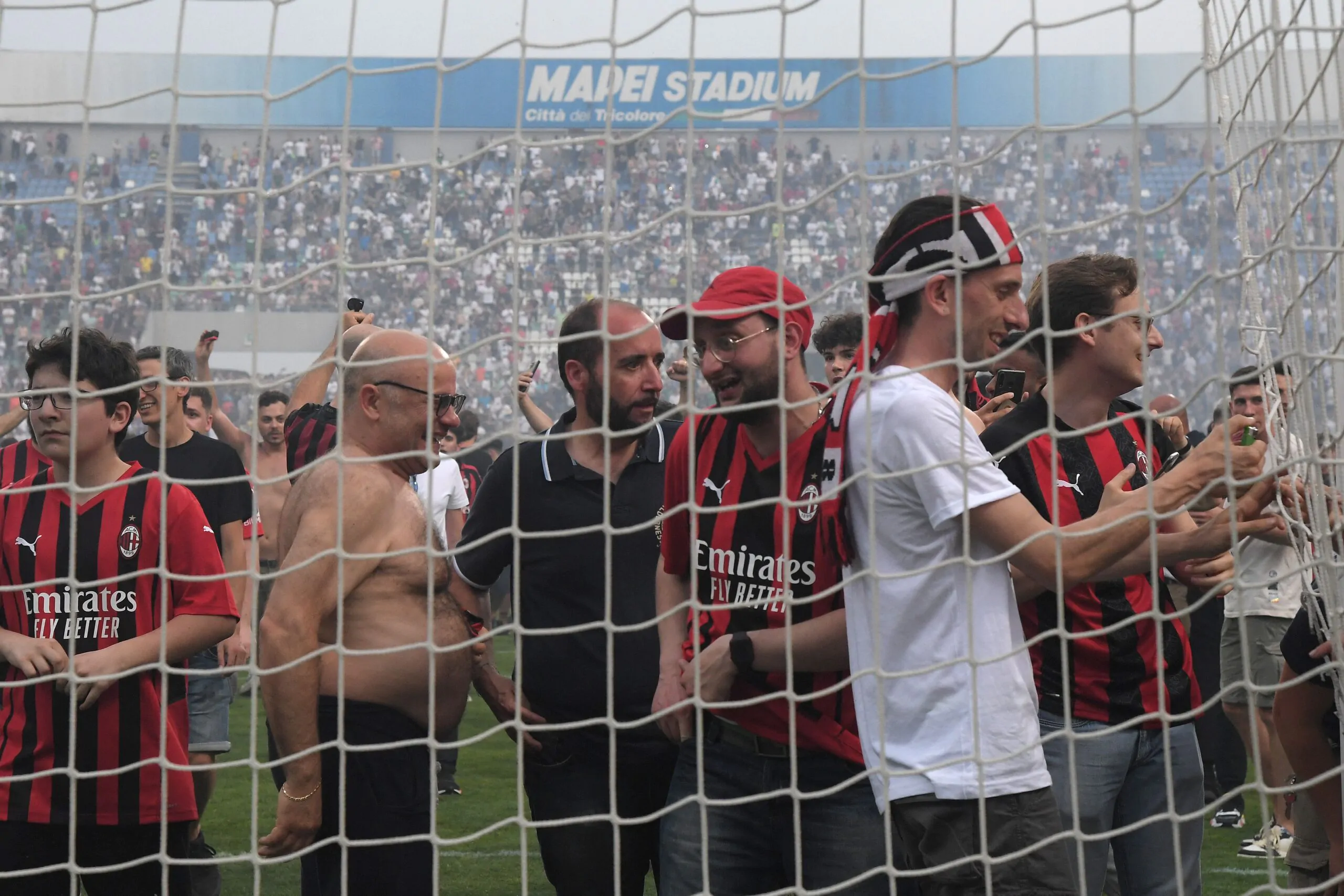 VIDEO – Violenza al Mapei Stadium, le immagini che incastrano i colpevoli dopo Sassuolo-Milan