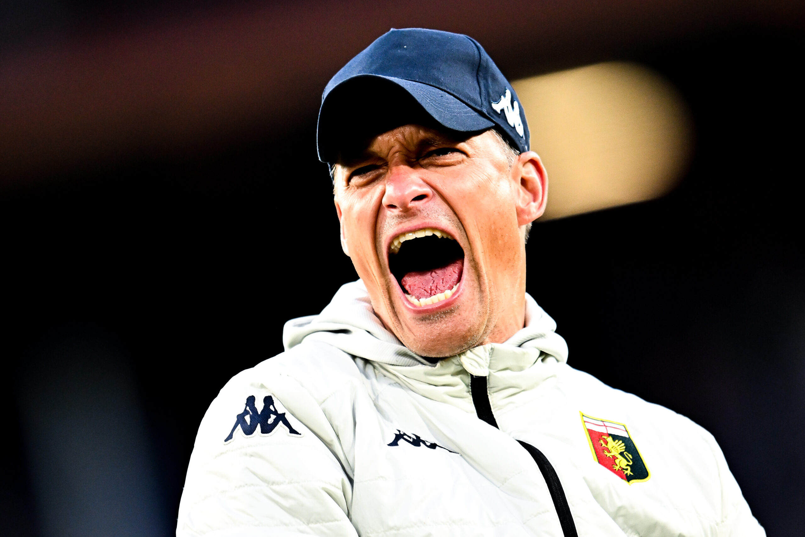 Blessin scatenato in conferenza: “Servono le pa**e, facciamo come il Villarreal!”